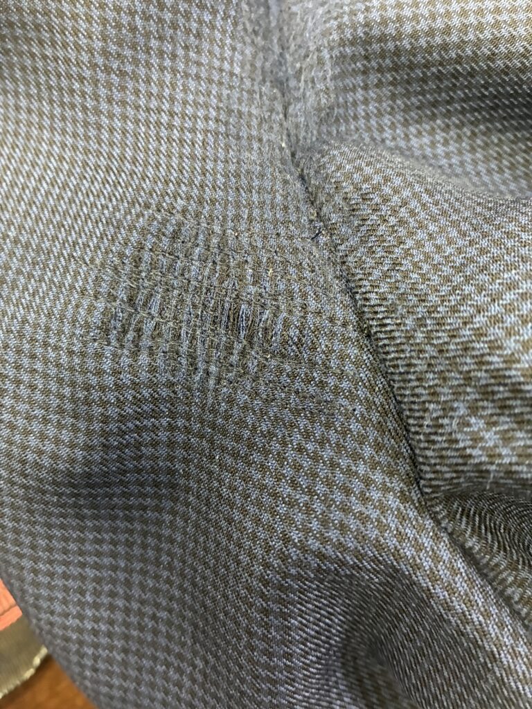 パンツの擦り切れ修理